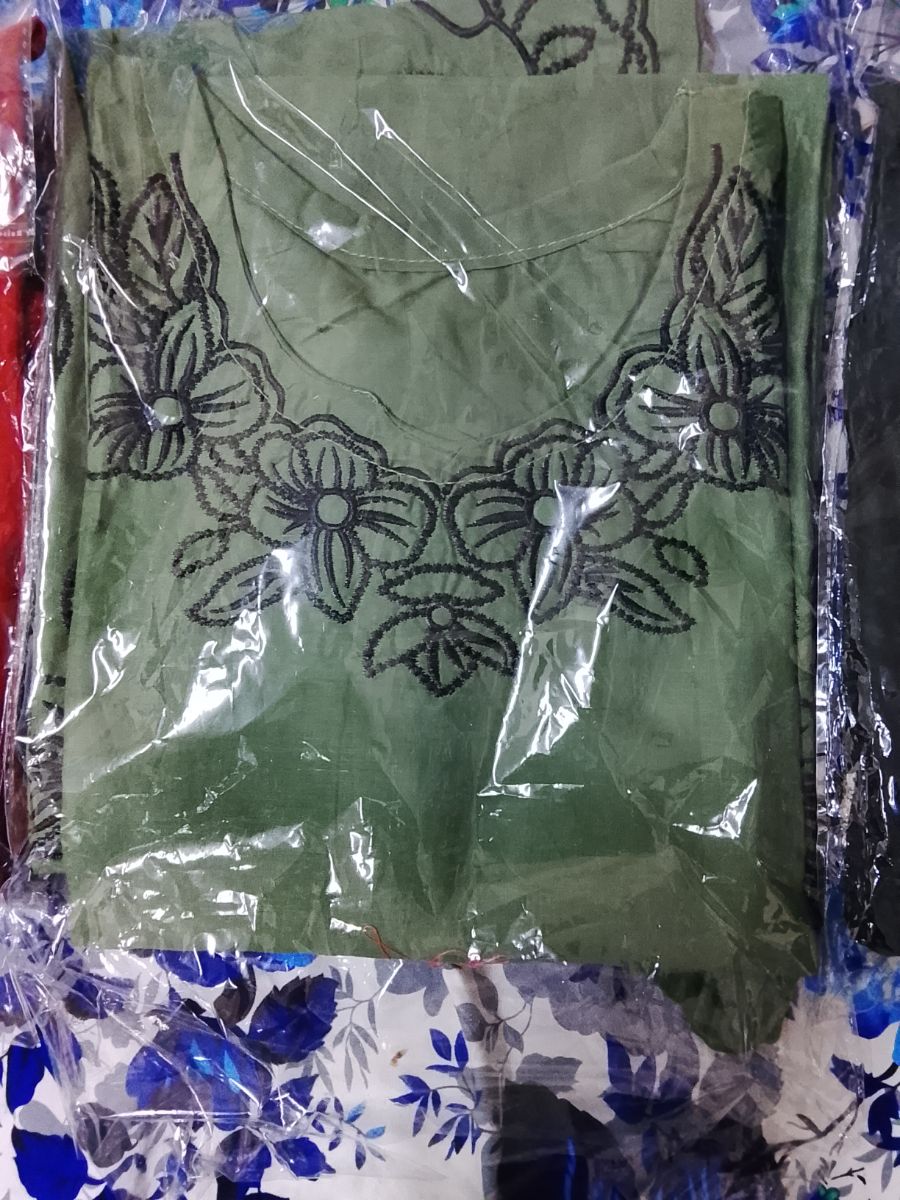 Ladies ND girls  outlets(Pakistani ND western style) - Image 5