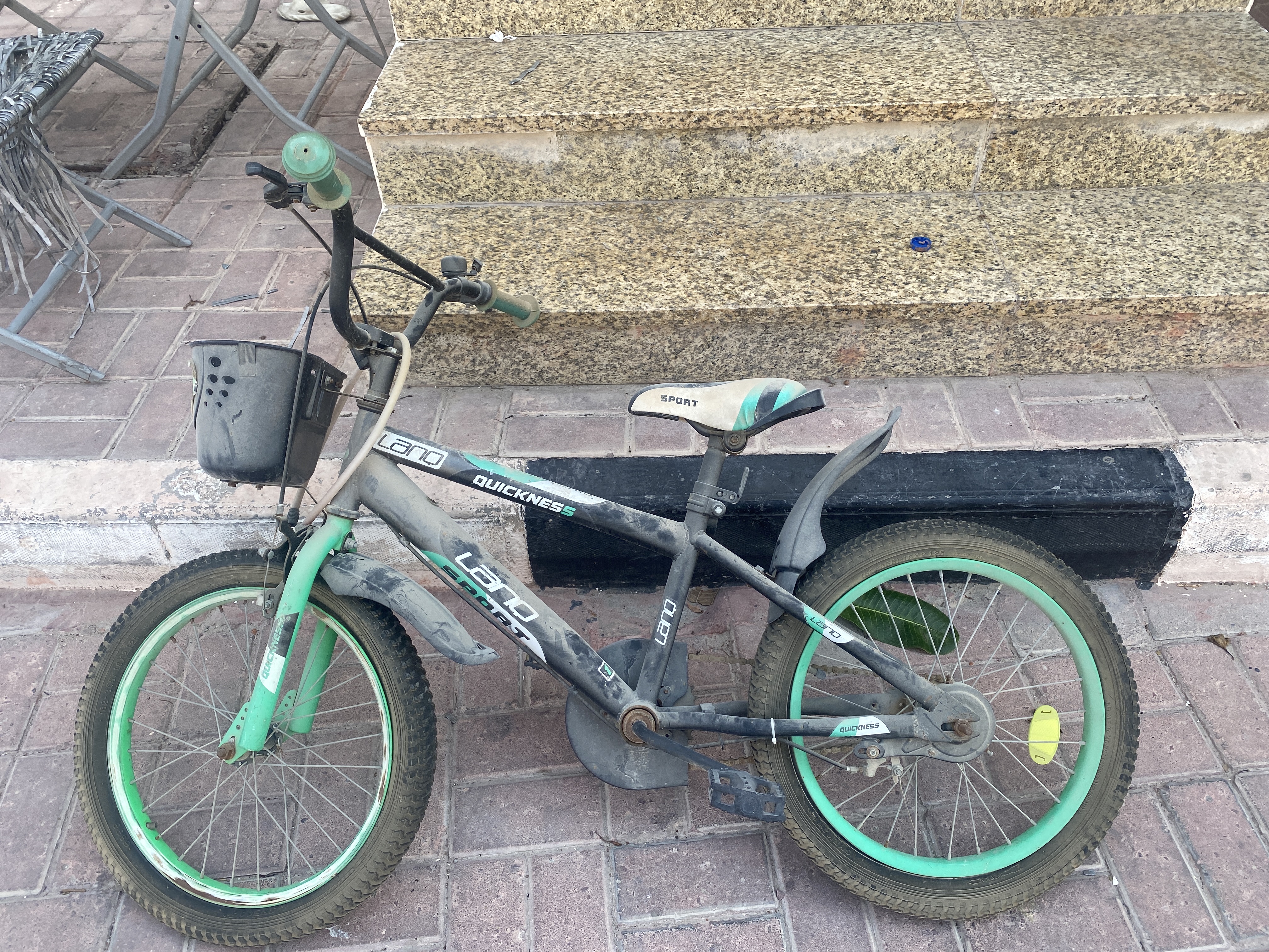 It tire has no air because 2 months no use but working properly - Image 1