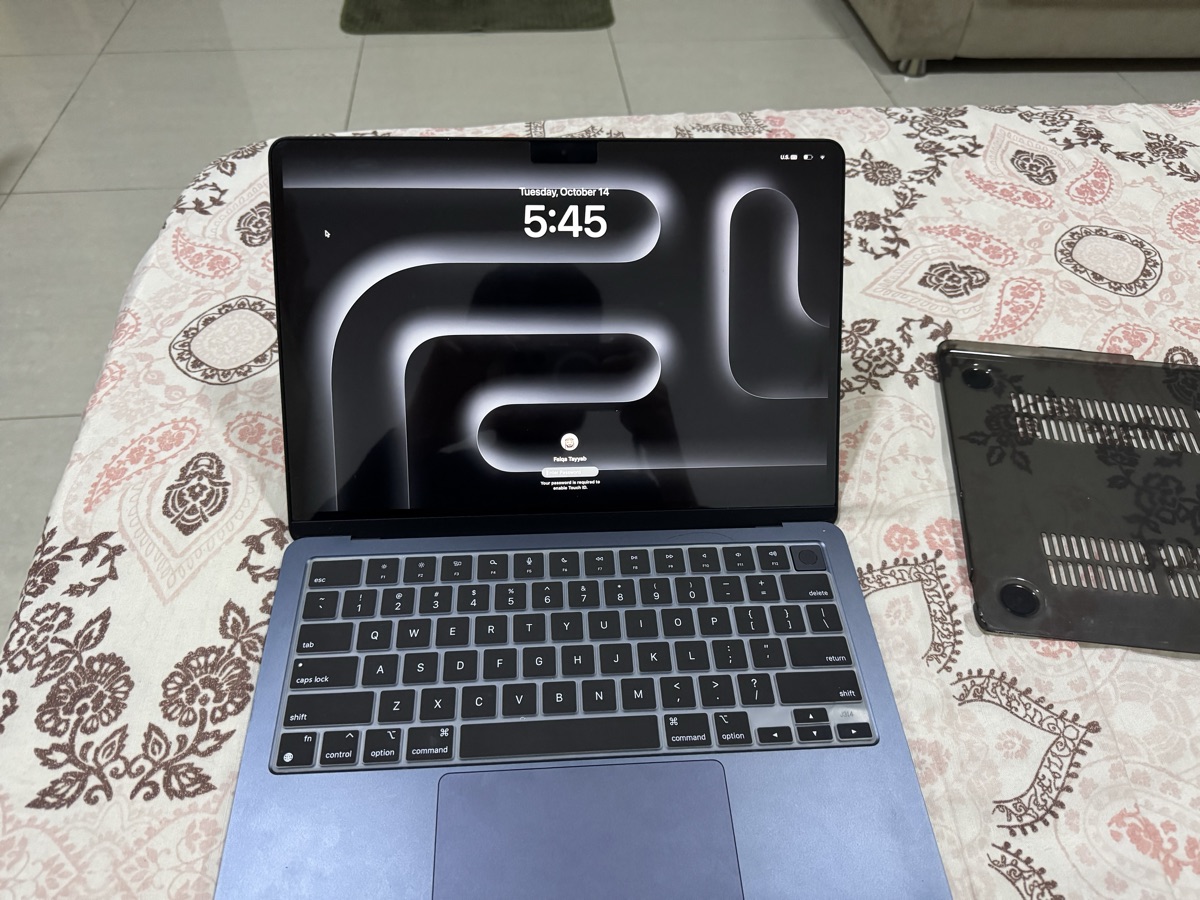 MacBook Air M3 - Image 5