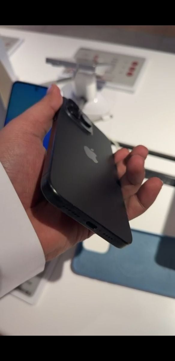 iPhone 15 pro max - Image 2