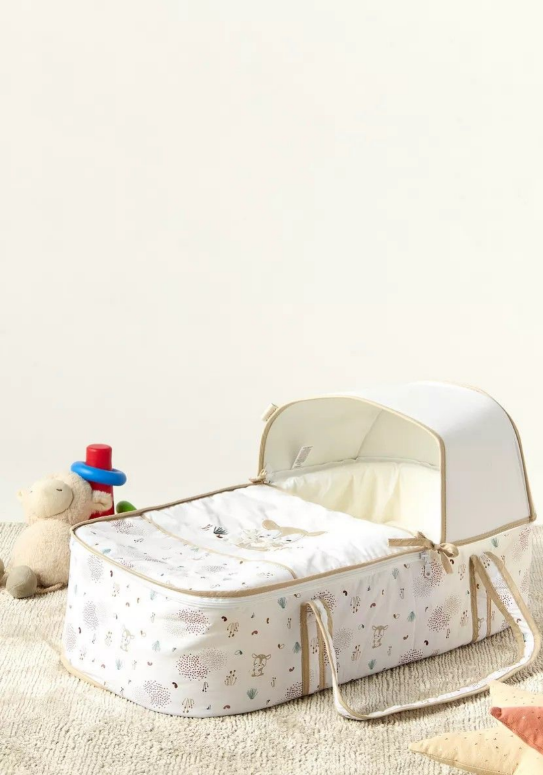 Moving out 5 Baby items available ( jumper,bouncer,bed bassket, carry cot) - Image 4