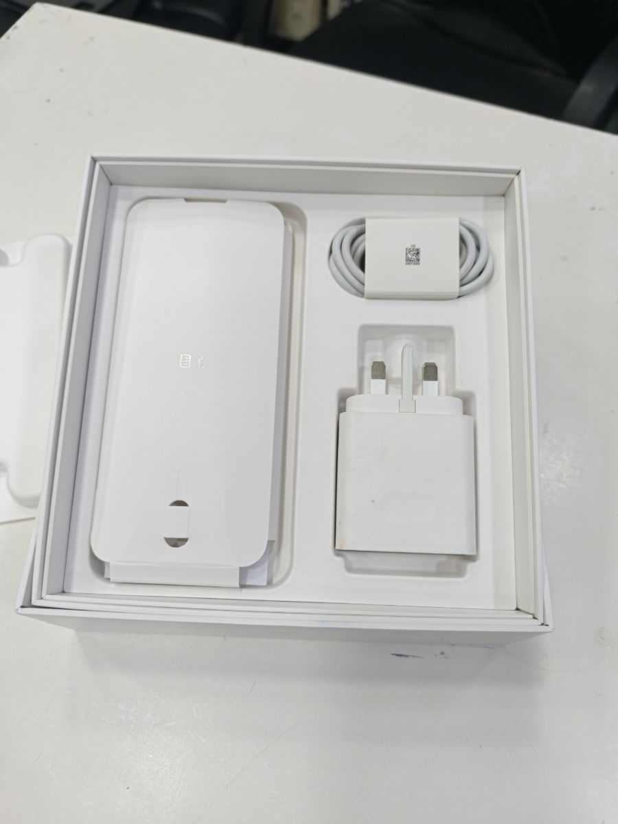 Huawei pura 80 ultra - Image 2