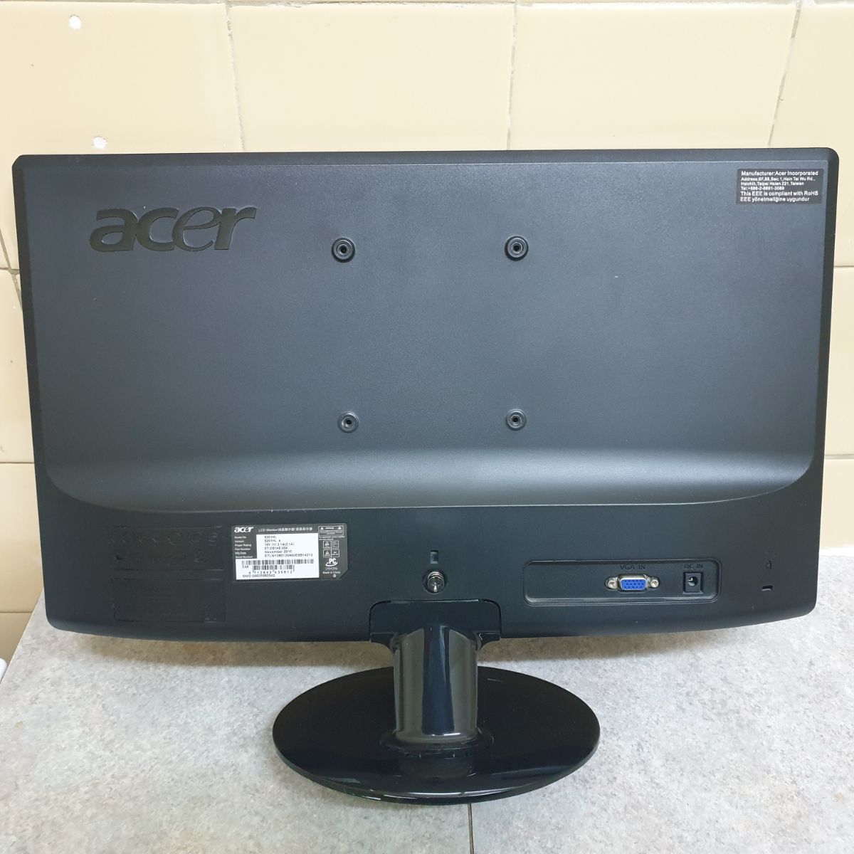 acer 20 inch LCD external monitor - Image 2
