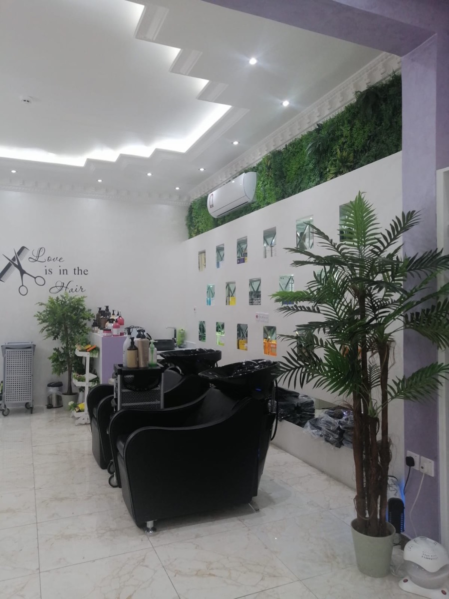 Salon Furnitures, equipment & products for sale أثاث ومعدات ومنتجات صالون للبيع - Image 10