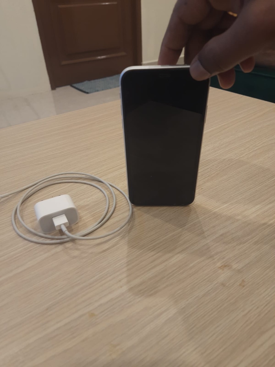 Iphone XR - Image 3