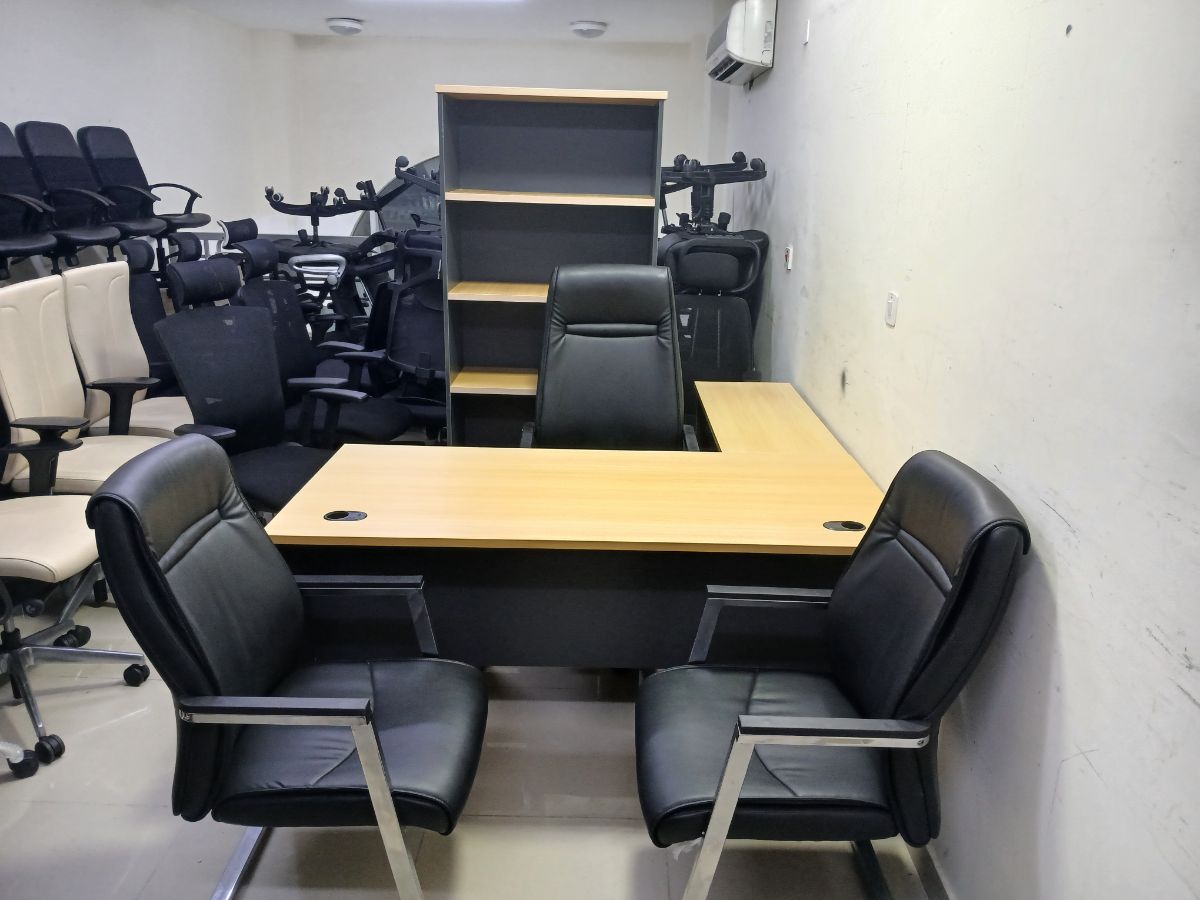 Used office desk and chair buy sell in Qatar Whatsapp link -https://wa.me/97455157083 - Image 8
