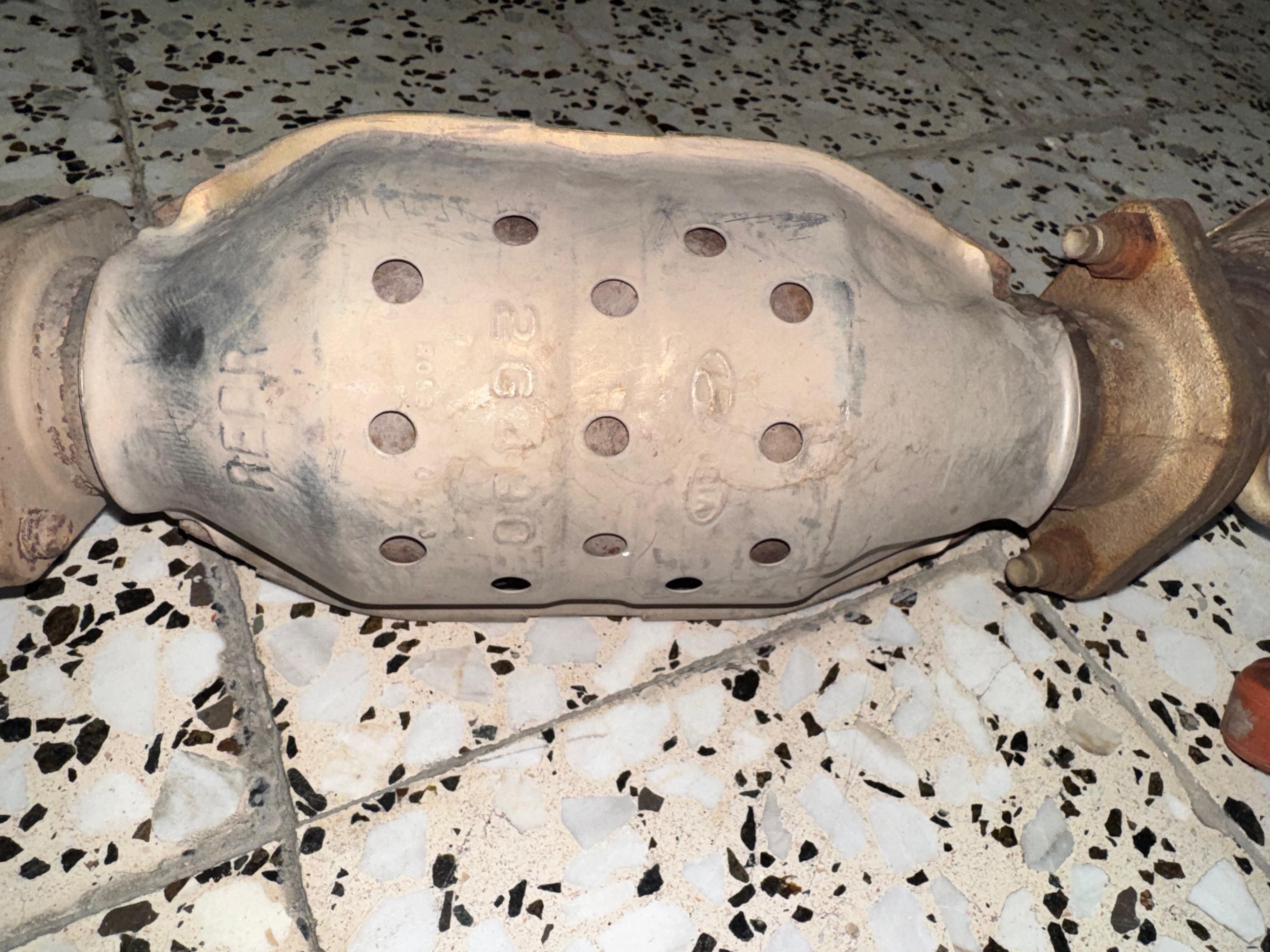 Catalytic converter for Kia cerato Koup  - Image 4