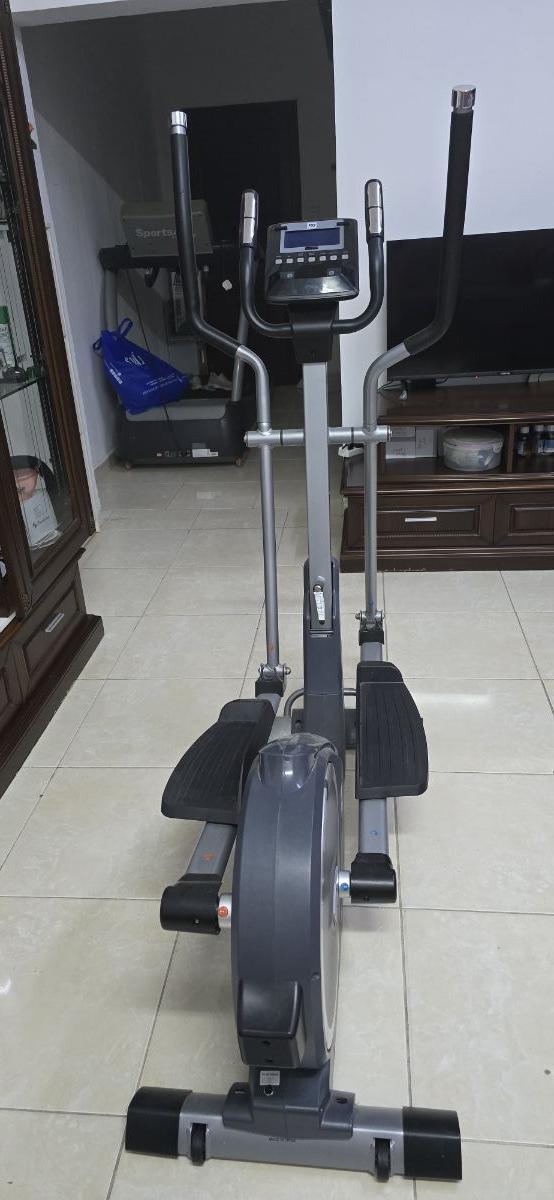 ELLIPTICAL CROSS TRAINER - Image 4