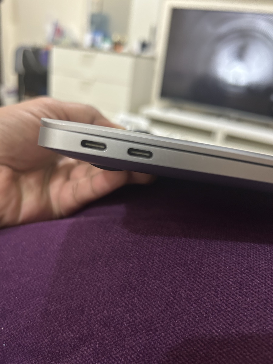 MacBook Air 13” 2020 - Image 2