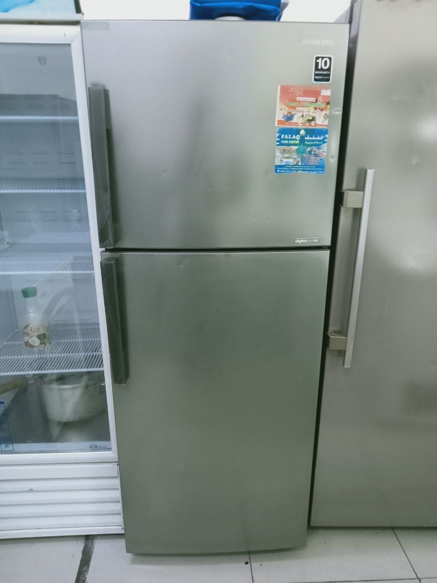 Samsung refrigerator available for sale - Image 1
