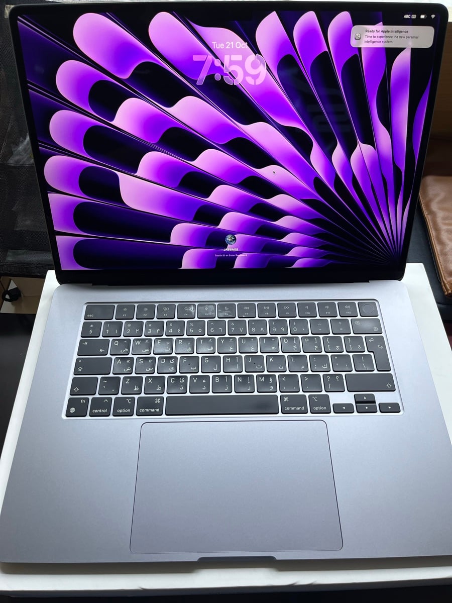 MacBook Air M3 15inch - Image 2