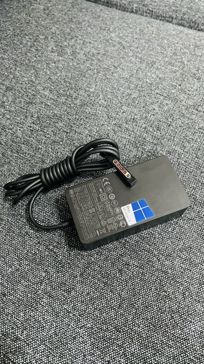 Original Microsoft Surface Charger - Image 7
