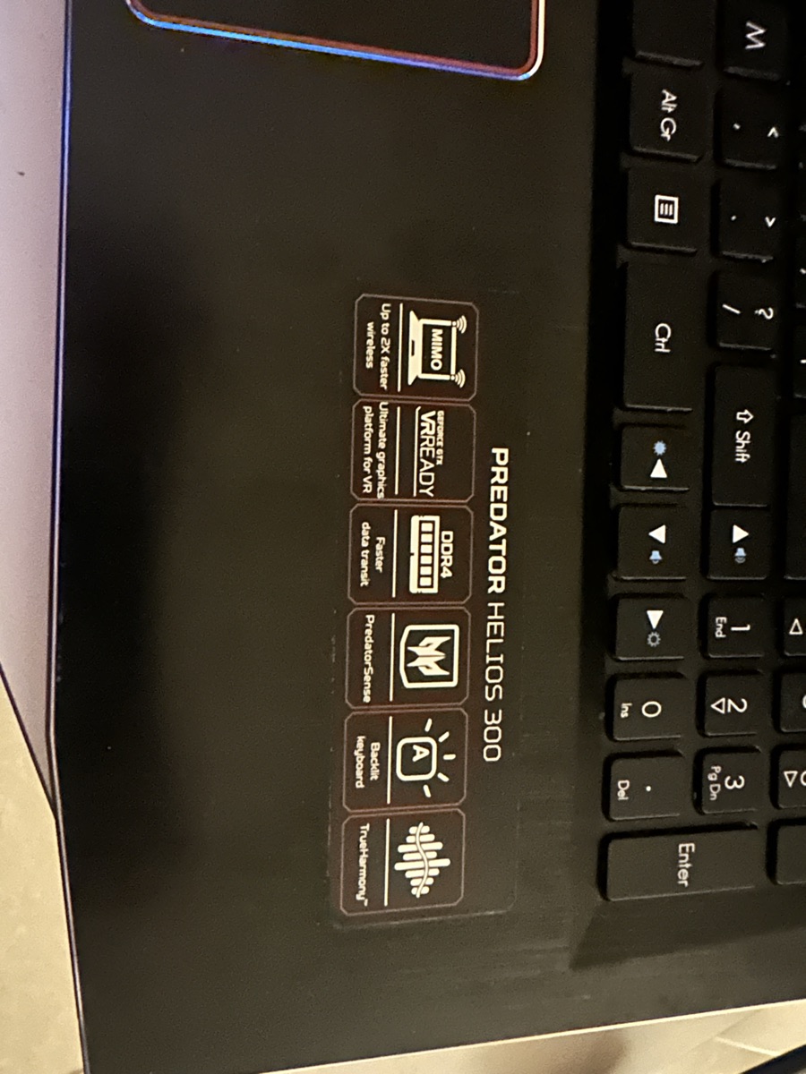 Used like New Laptop Acer Predator Helios 300 - Image 2