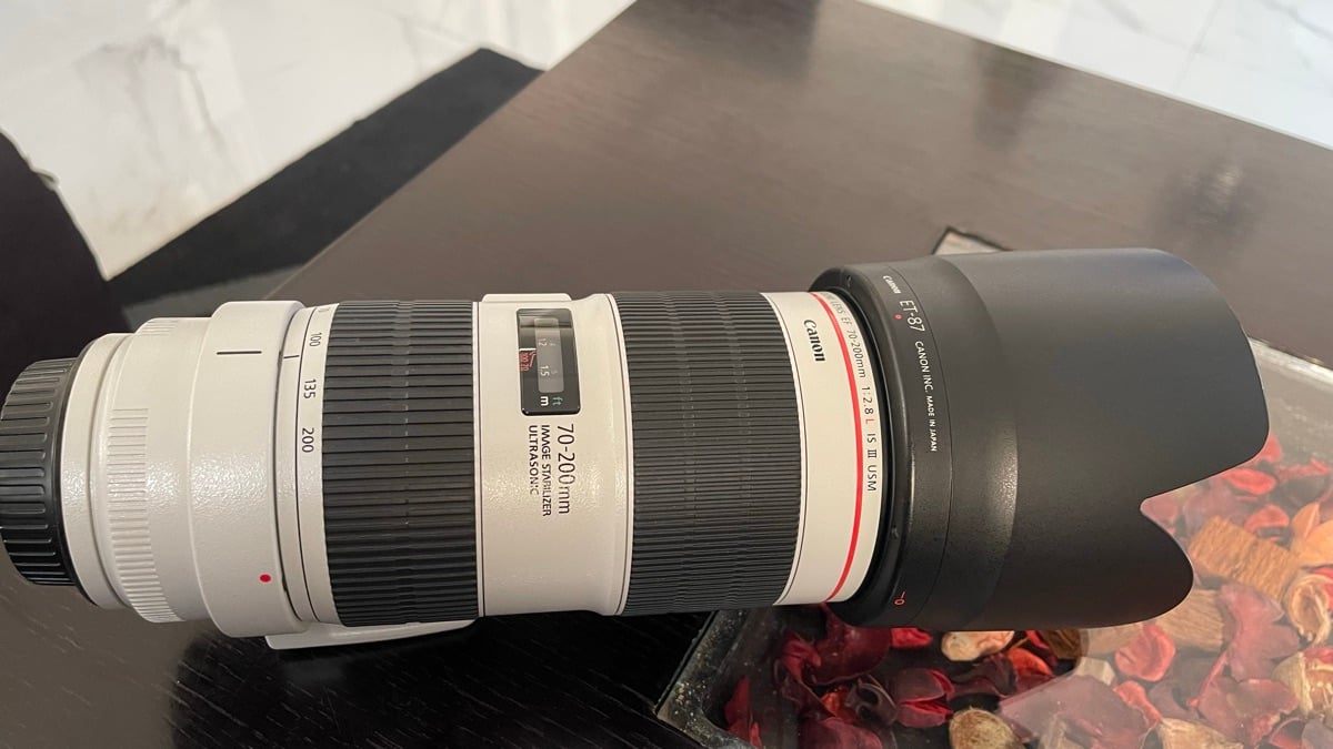 Canon EF 70-200mm f/2.8L IS III USM Lens in mint condition... - Image 2