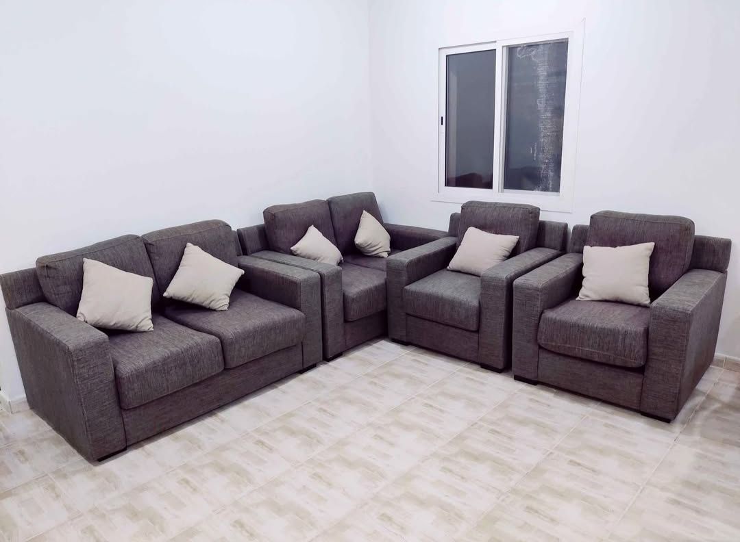 Qatar Airways furniture available - Image 17