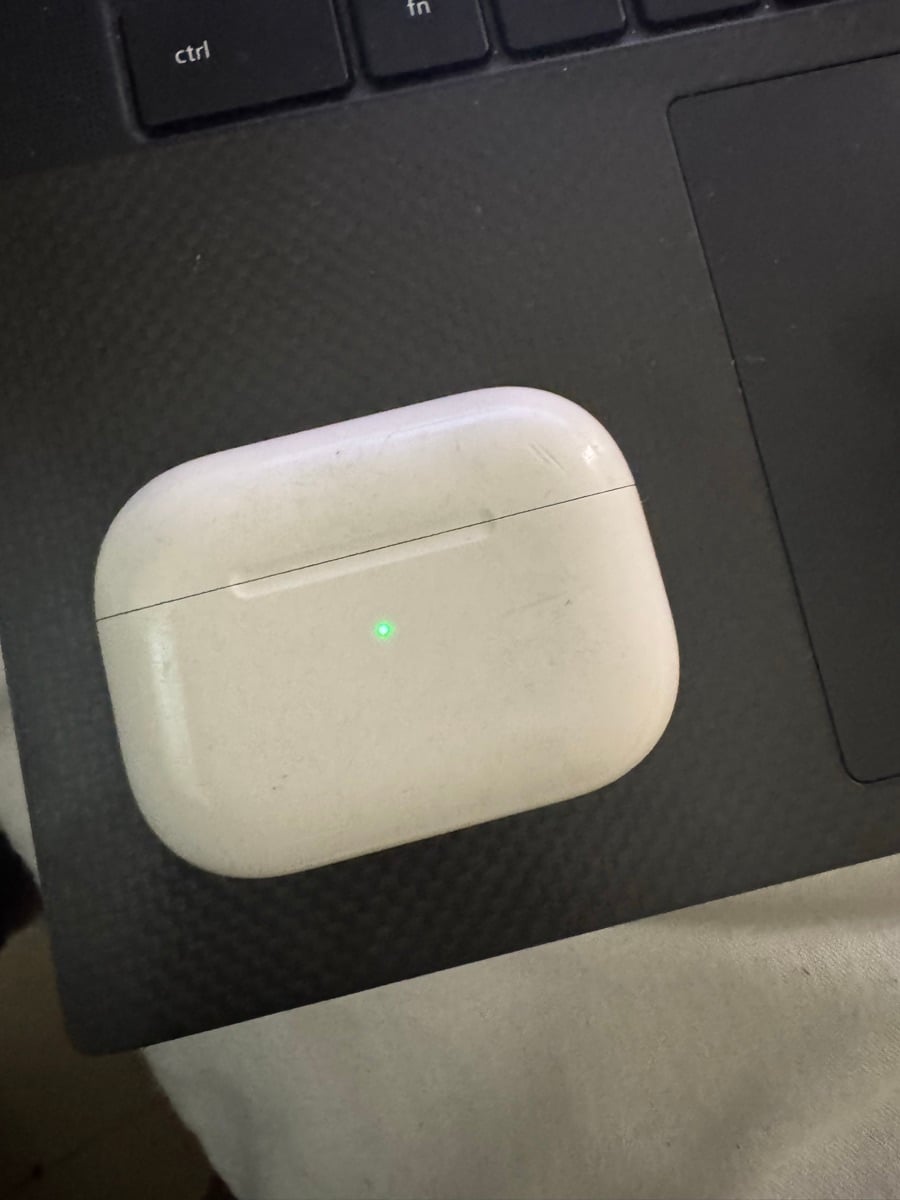 Original Apple AirPods Pro 1 - Image 2