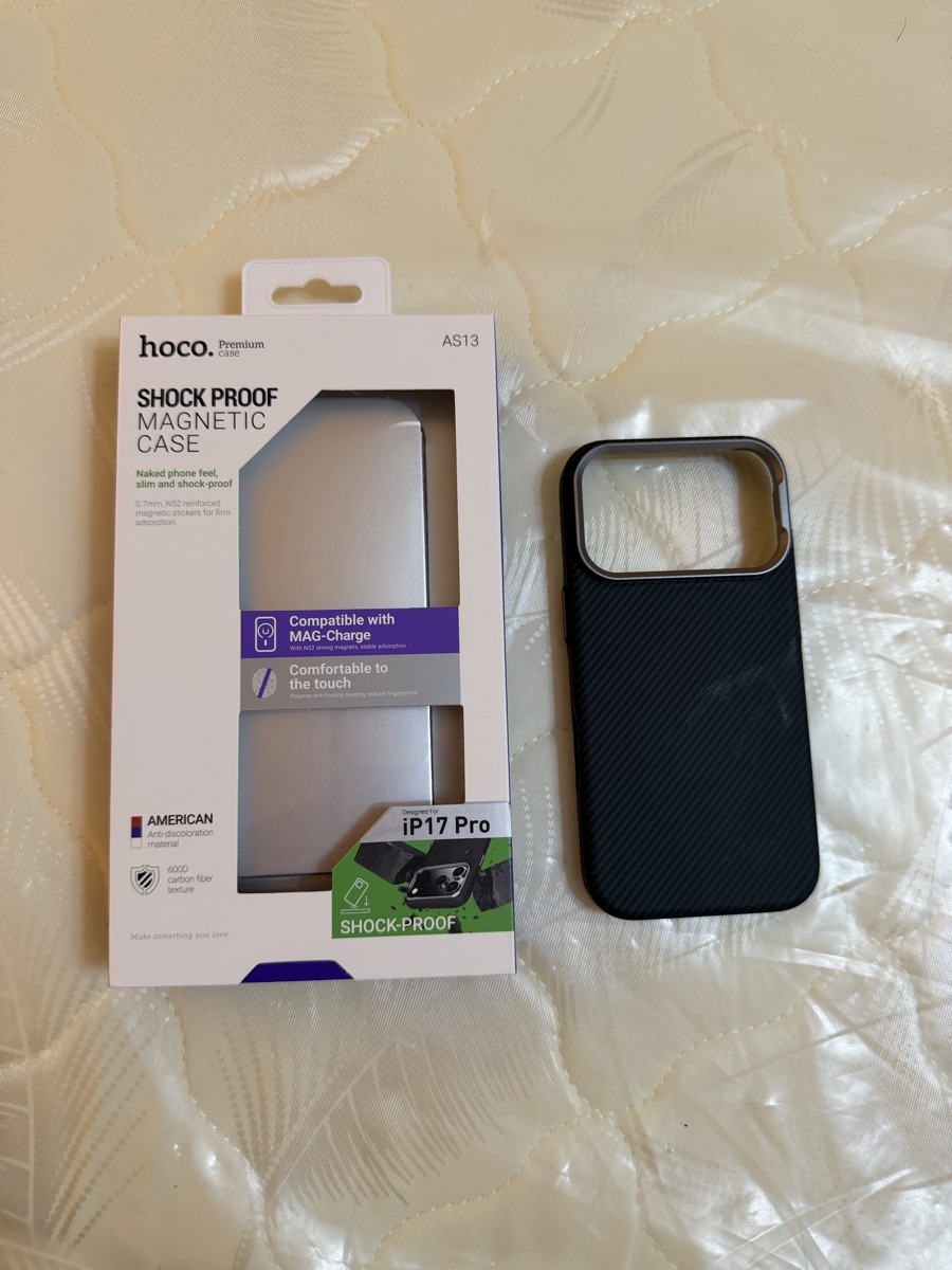 Hoco 17pro carbon fiber shock proof - Image 4
