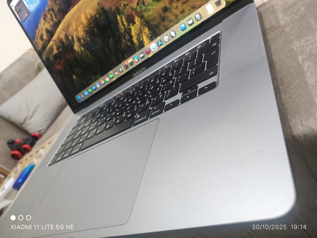 Macbook pro 16 inch i9 processor - Image 5