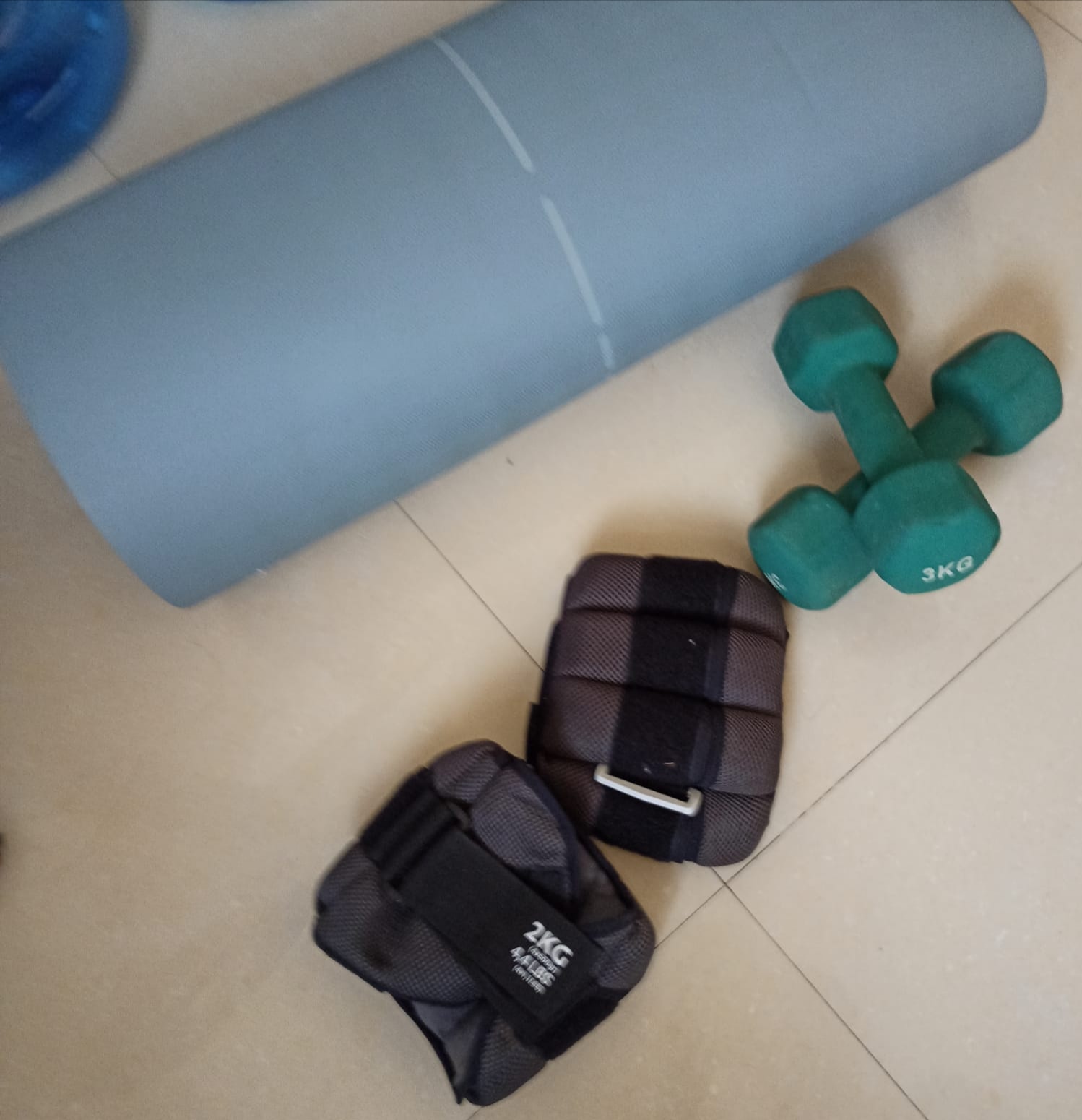 3 Items for sale All As Per Picture 150 QR  - Image 2