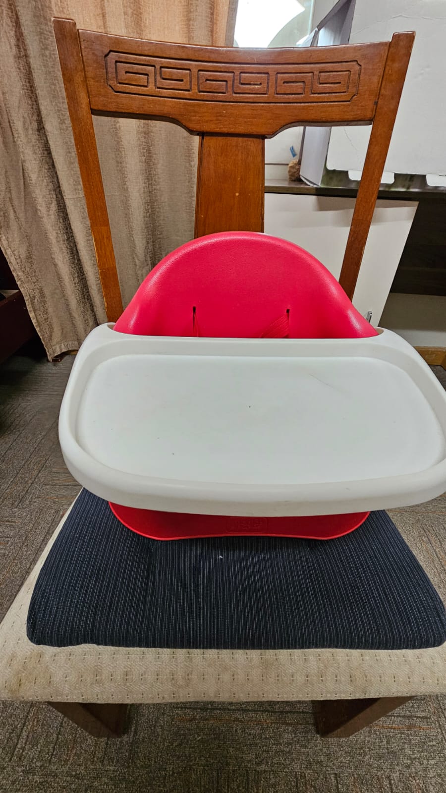 Booster car seat in original condition - Image 2