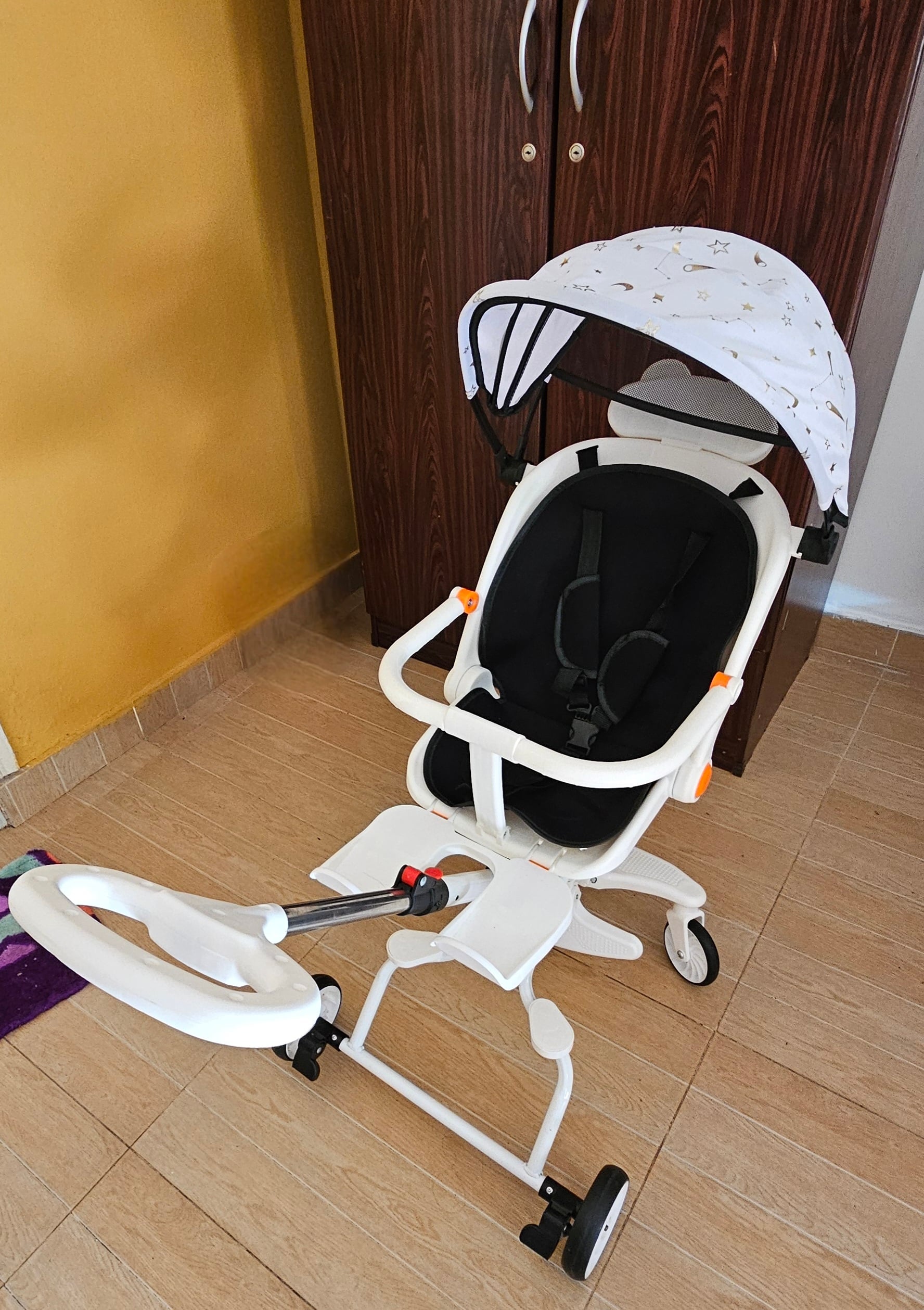 Light weight baby stroller - Image 1