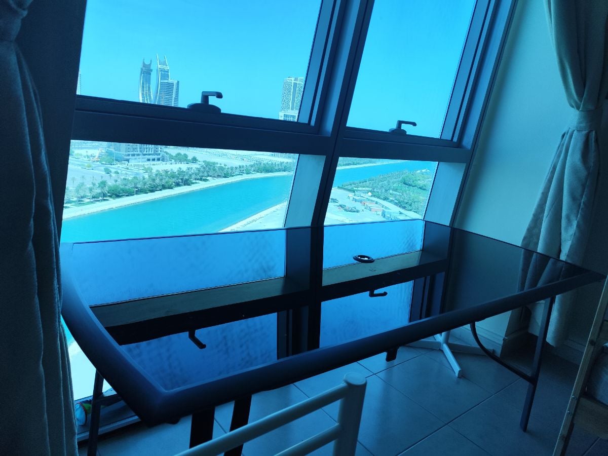 Glass table - Image 1
