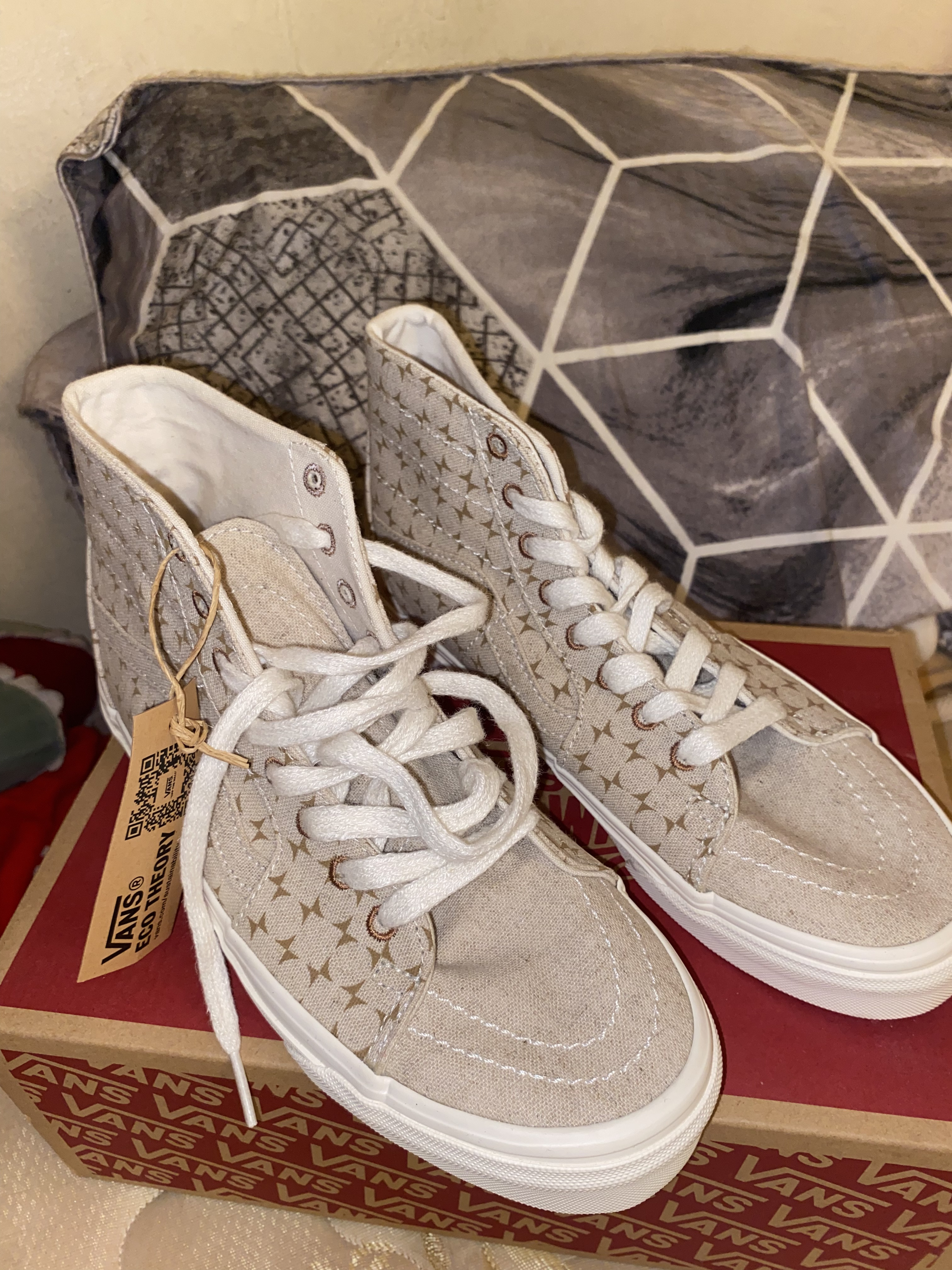Sk8 Hi-Tapered Vans shoes (NEW) - Image 1