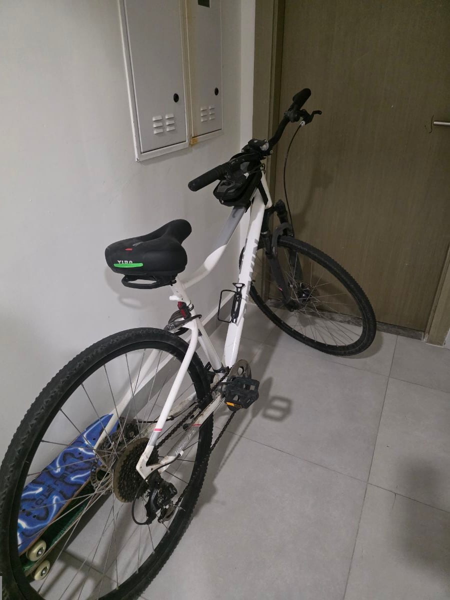 For Sale: BTWIN Riverside Bicycle – Excellent Condition! - Image 2