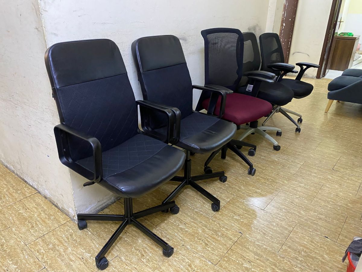 Used office desk and chair buy sell in qatar 55157083 - Image 17