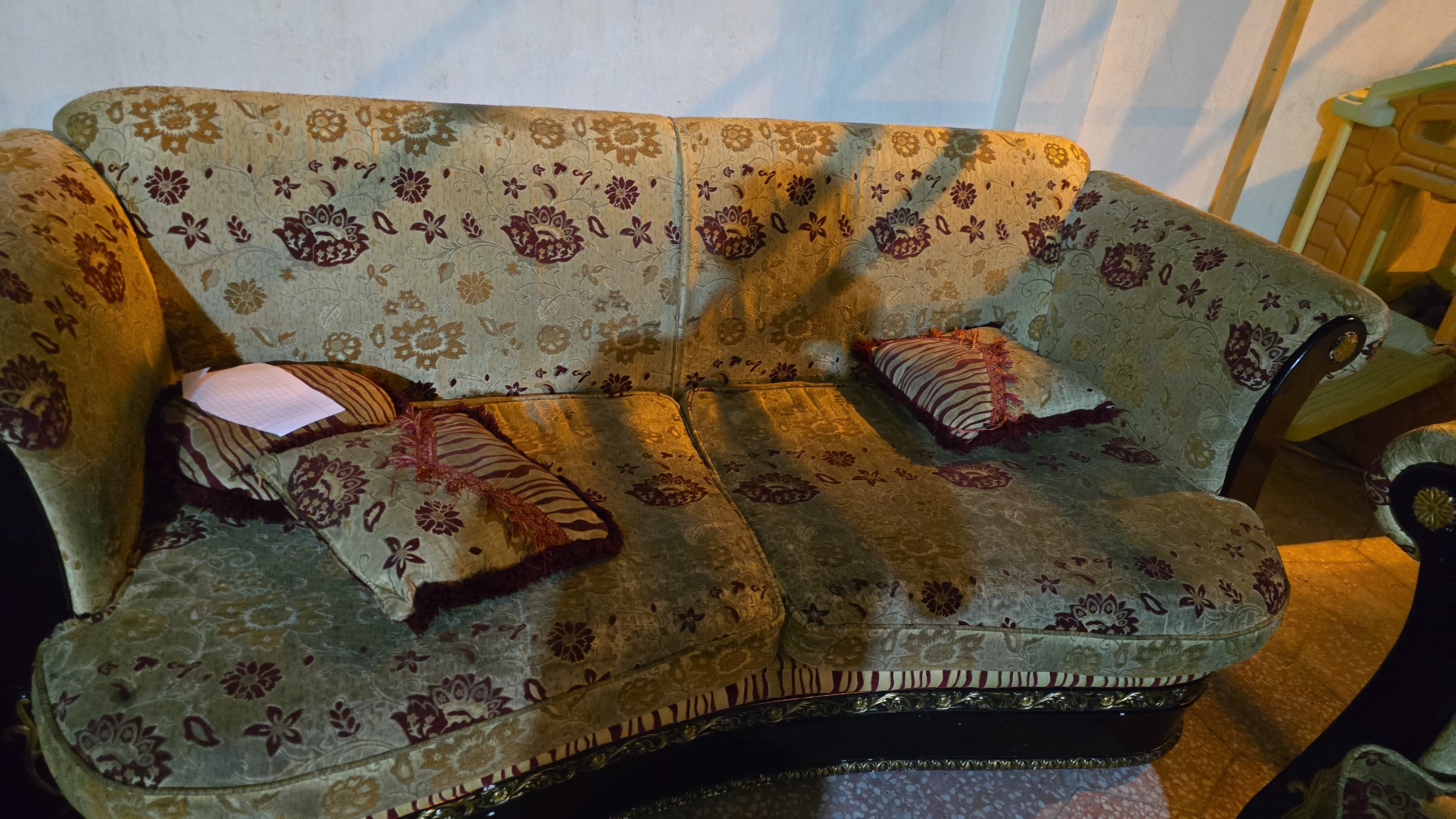 Neat and clean good 7bseater sofa for sale - Image 3