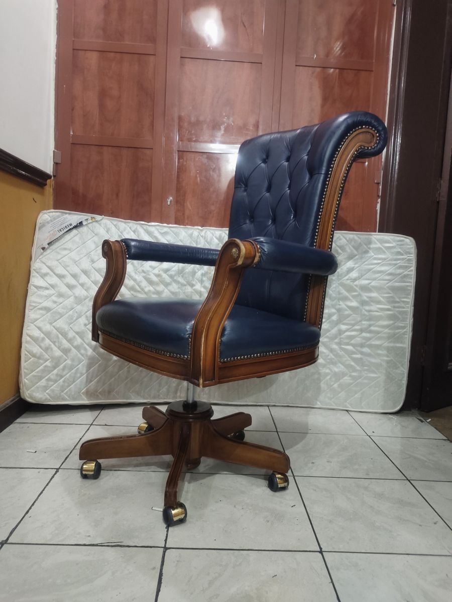 perfect condition Exactive chair - Image 2