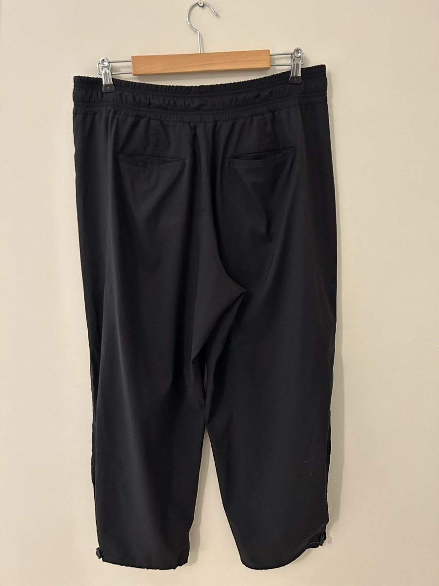 Athleta ladies Yoga/workout/casual pants - Image 1