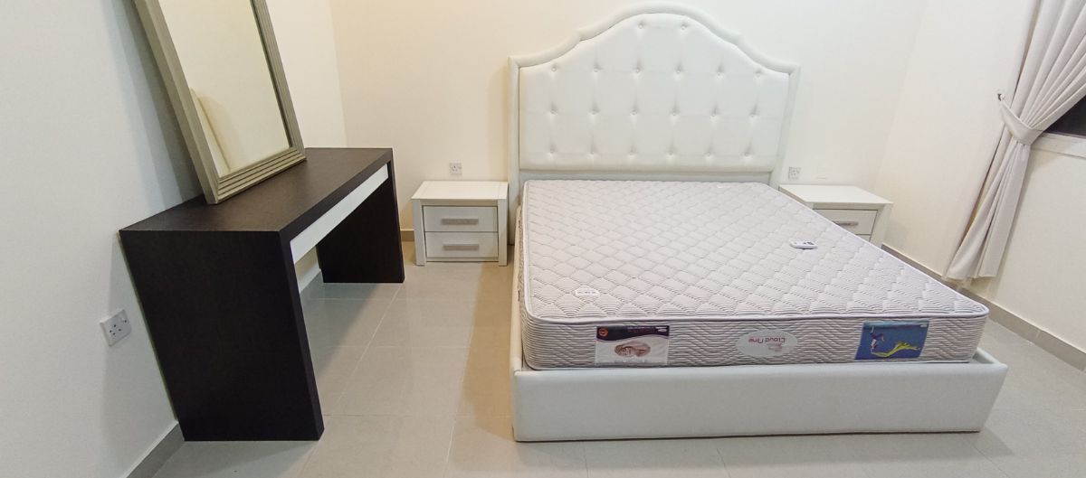 Qatar Airways Furniture available - Image 7
