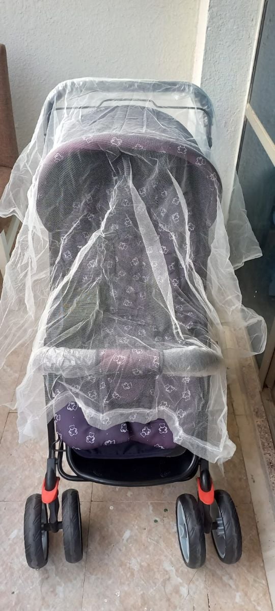 NEARLY NEW! Baby Travel System Bundle for Sale! - Image 6