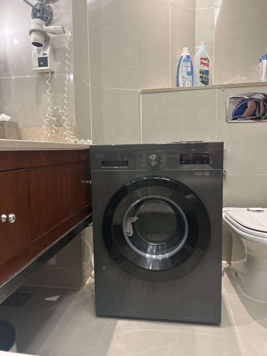 LG Front Load Washing Machine – 7KG – Almost New - Image 1
