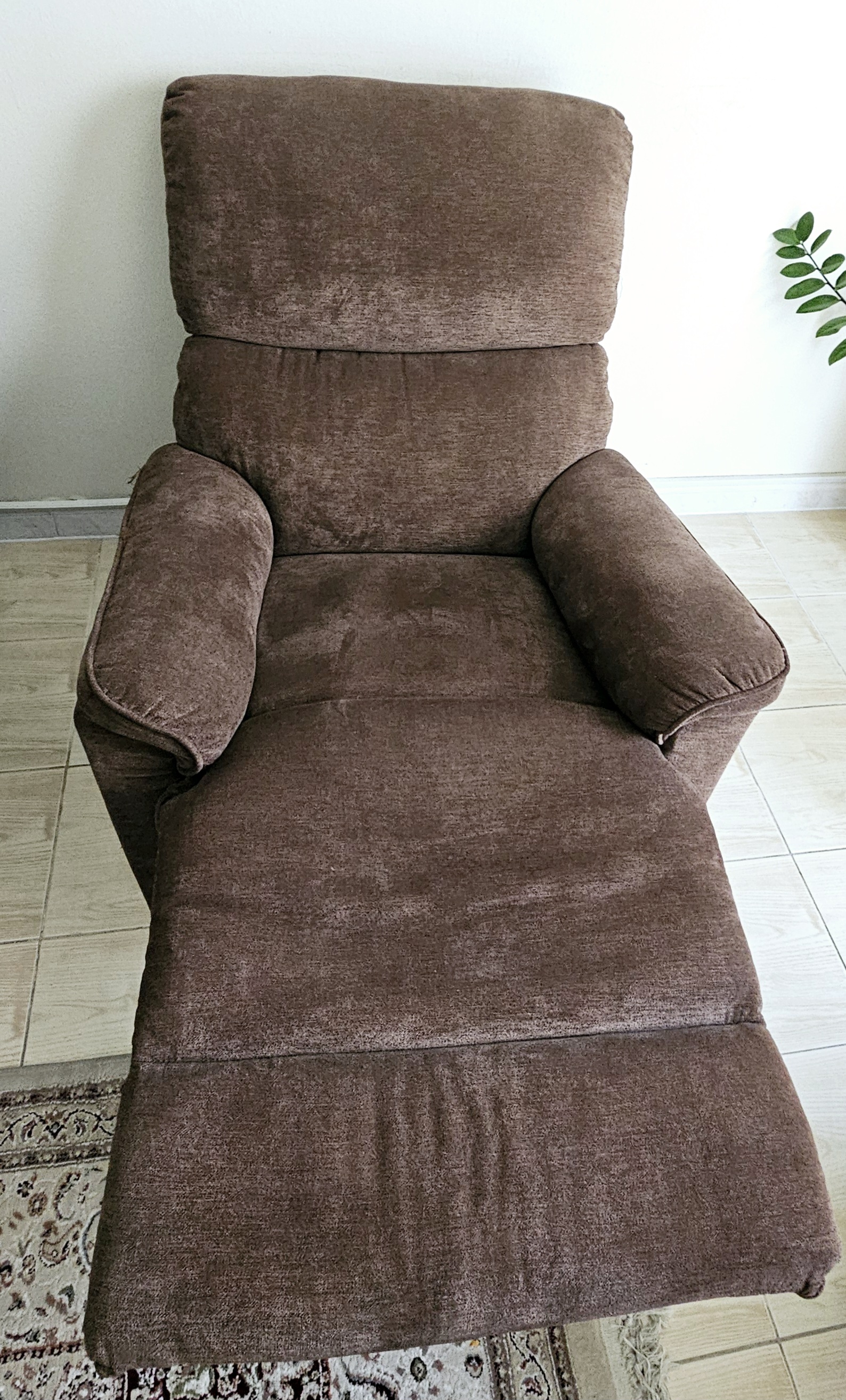 Single Brown Recliner sofa - Image 2