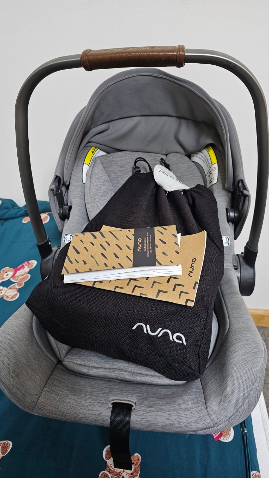 Nuna car seat in excellent condition - Image 5