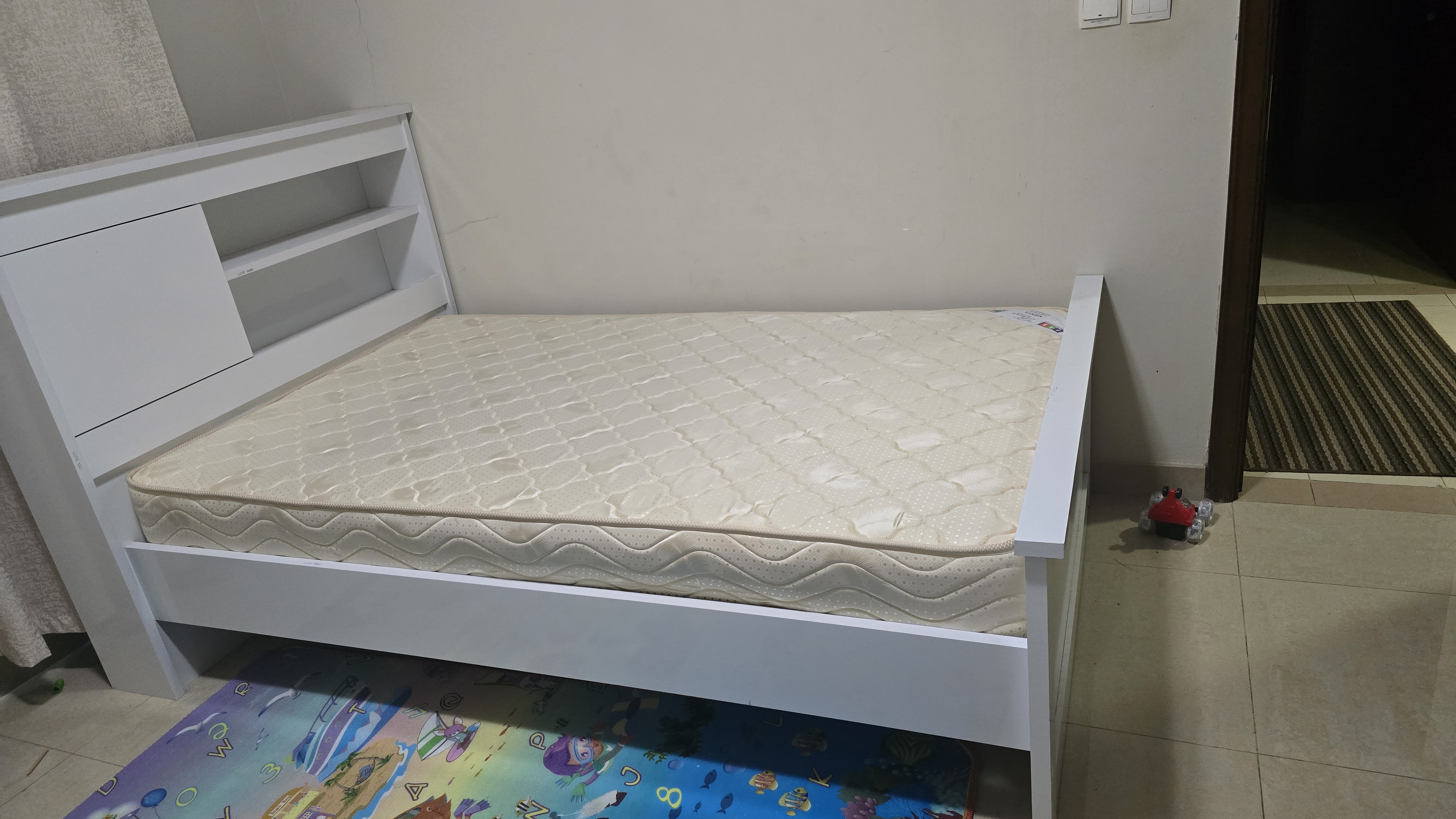 Saling beds with matress - Image 8
