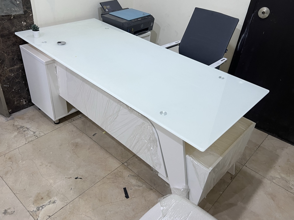 Round meeting glass table and office - Image 12