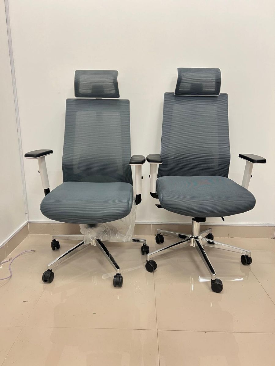 Used office desk study table metting table reception workstation sofa buy sell - Image 7