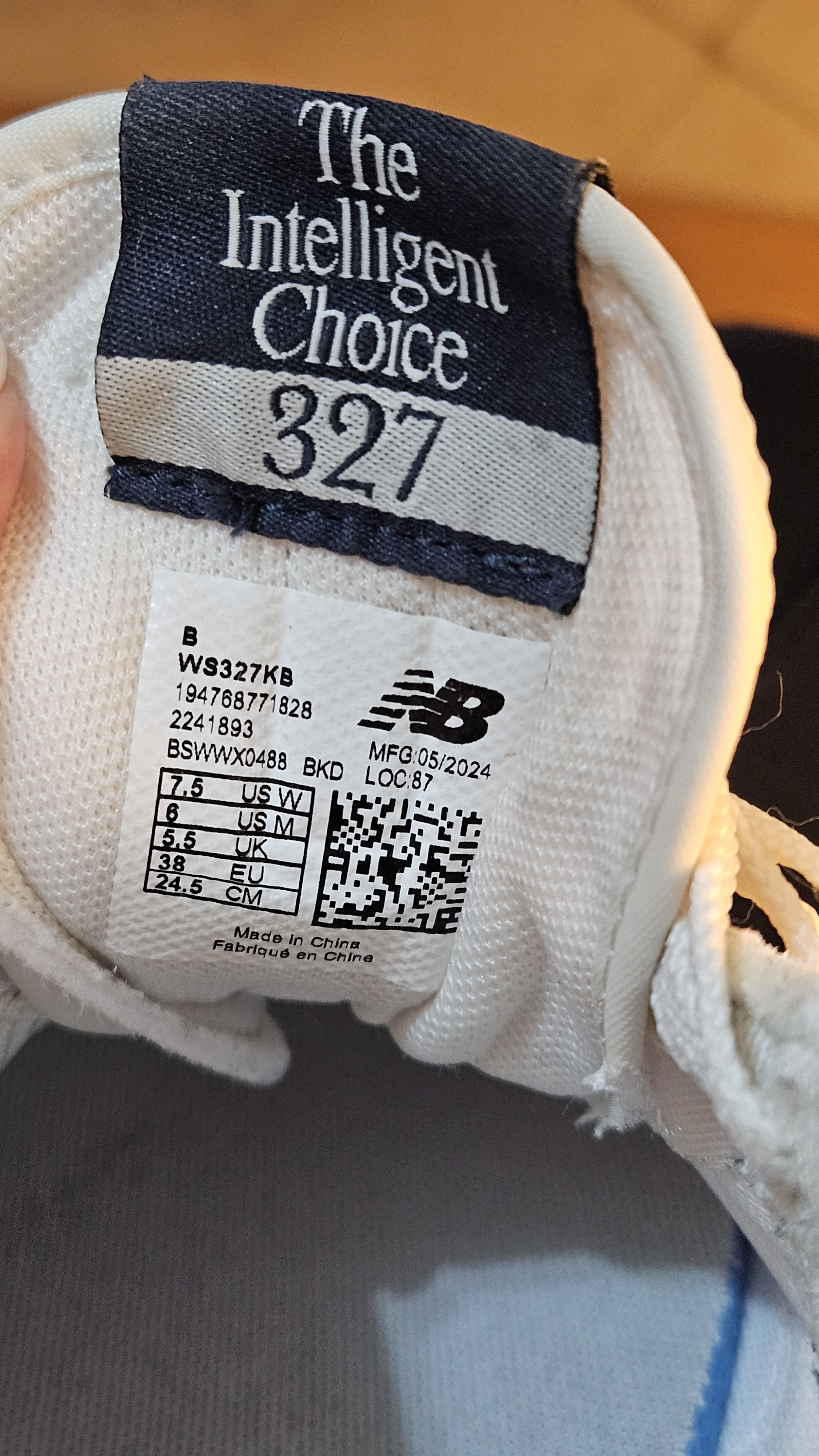 New Balance 327 Sneakers - Image 3