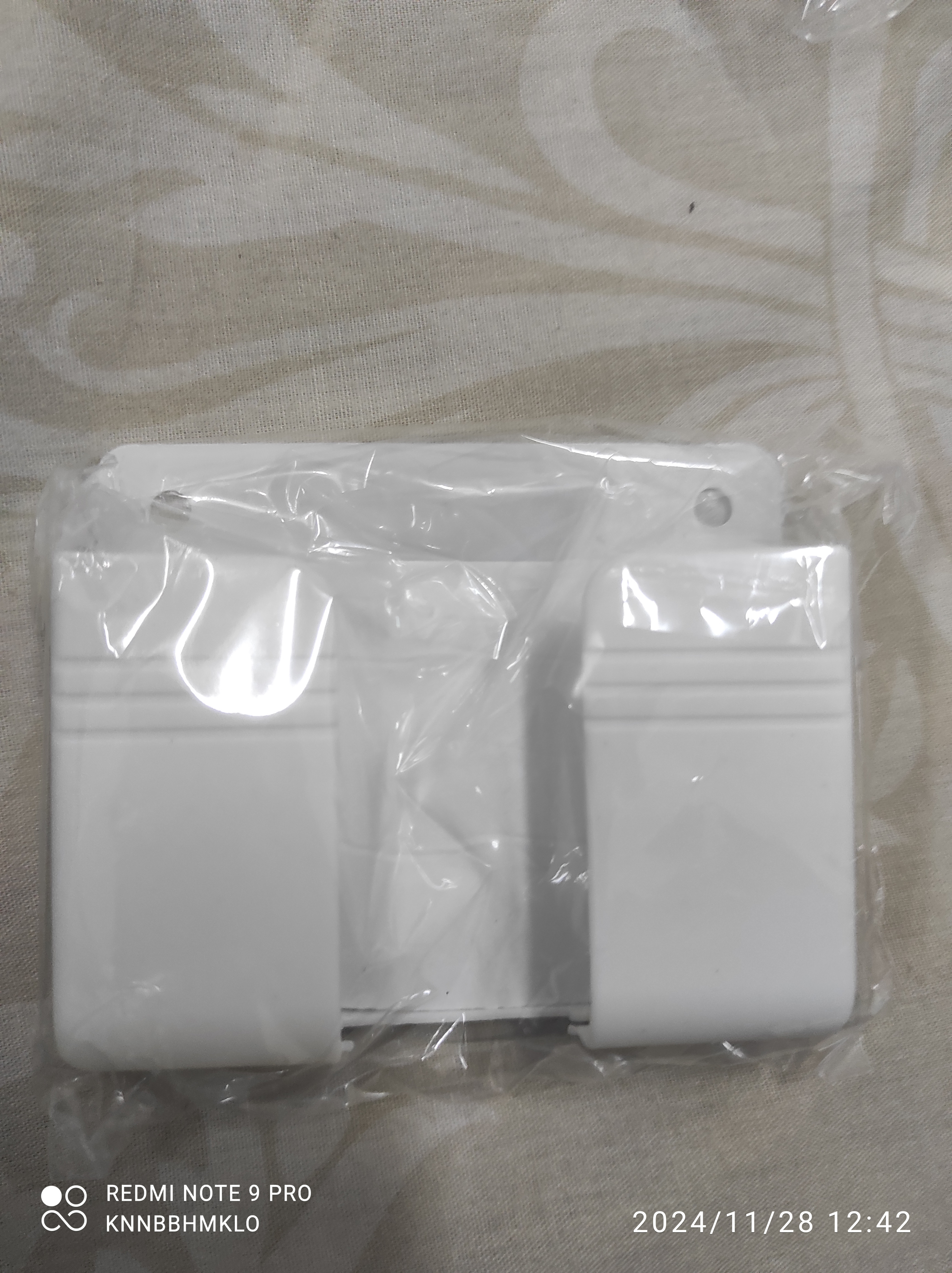 Miscellaneous household items  - Image 6