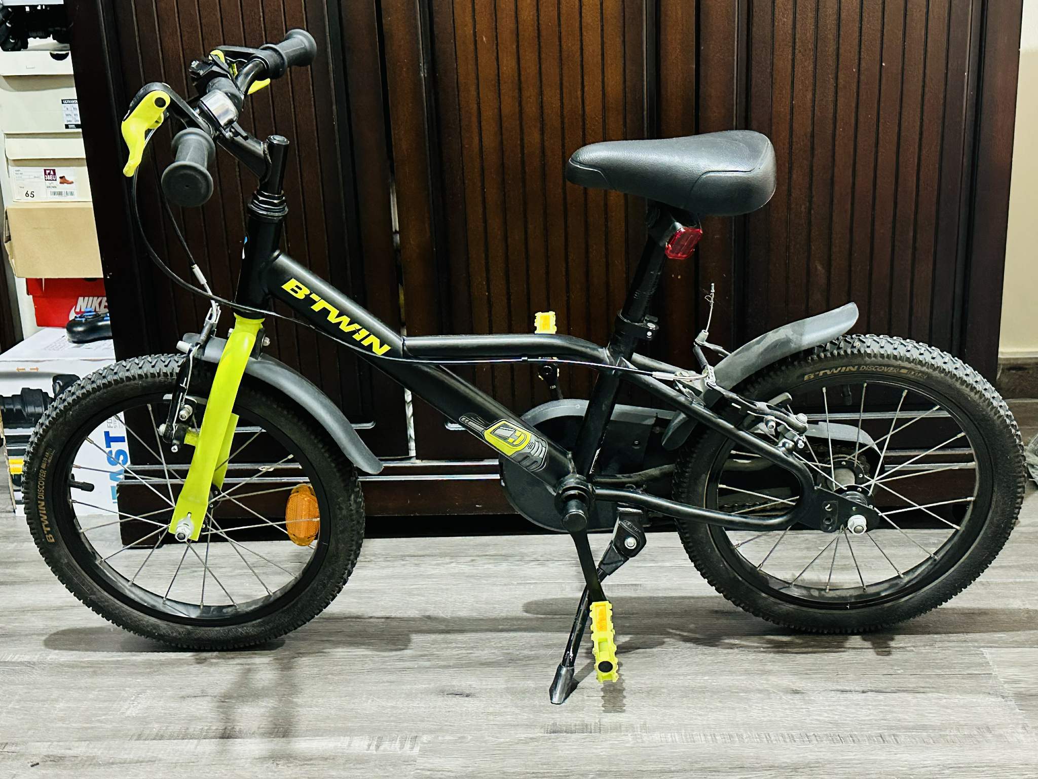 B-Twin KIDS 16 Inch BIKE DARK HERO - 500 4-6 YEARS OLD - Black  - Image 2