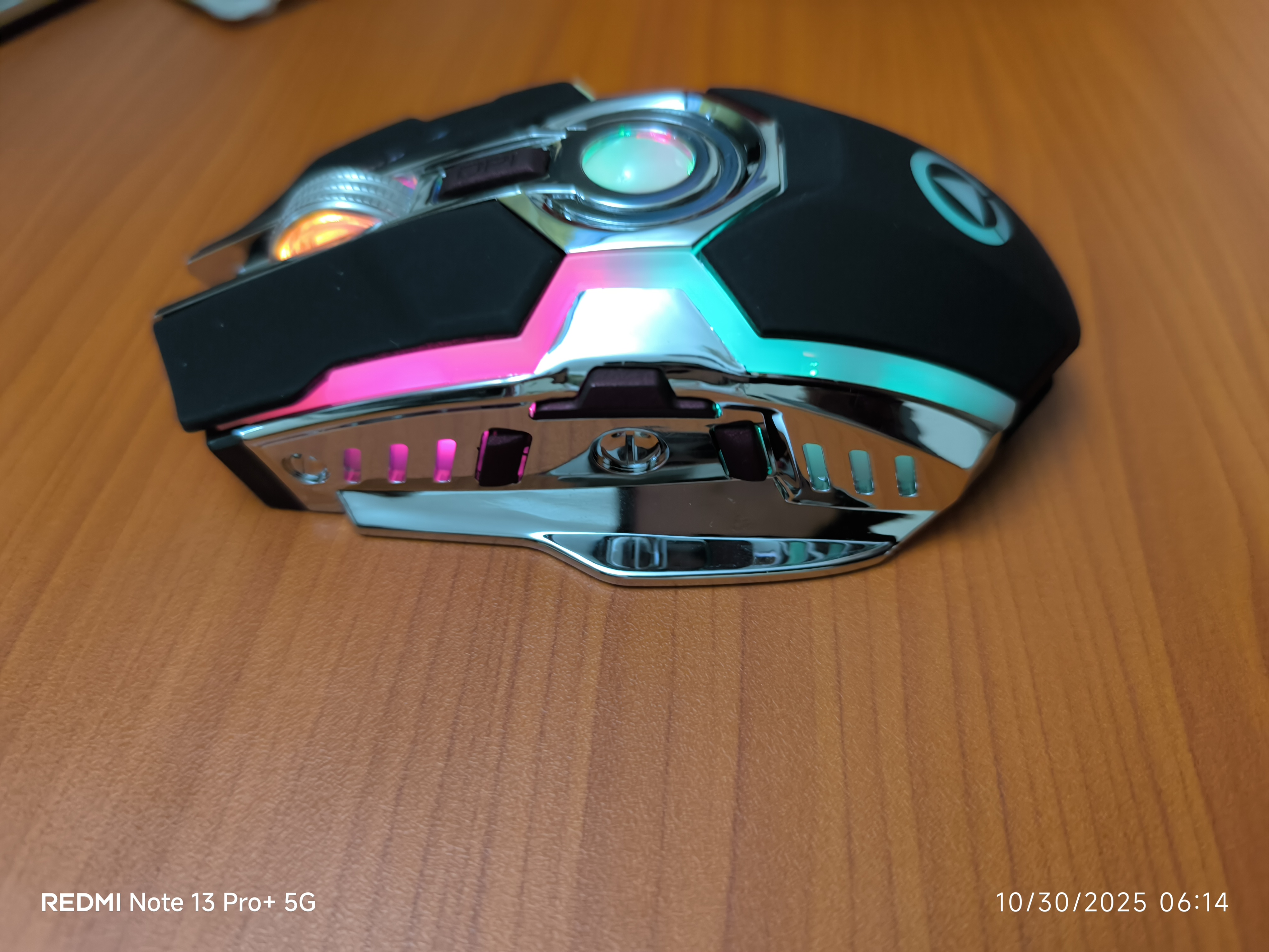 A5 Rechargeable wireless gaming Mouse RGB lights and DPI switching Extra buttons on left  - Image 3