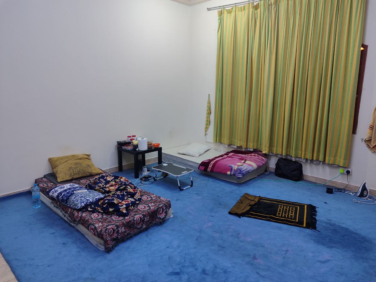 Shared room bed space - Image 5