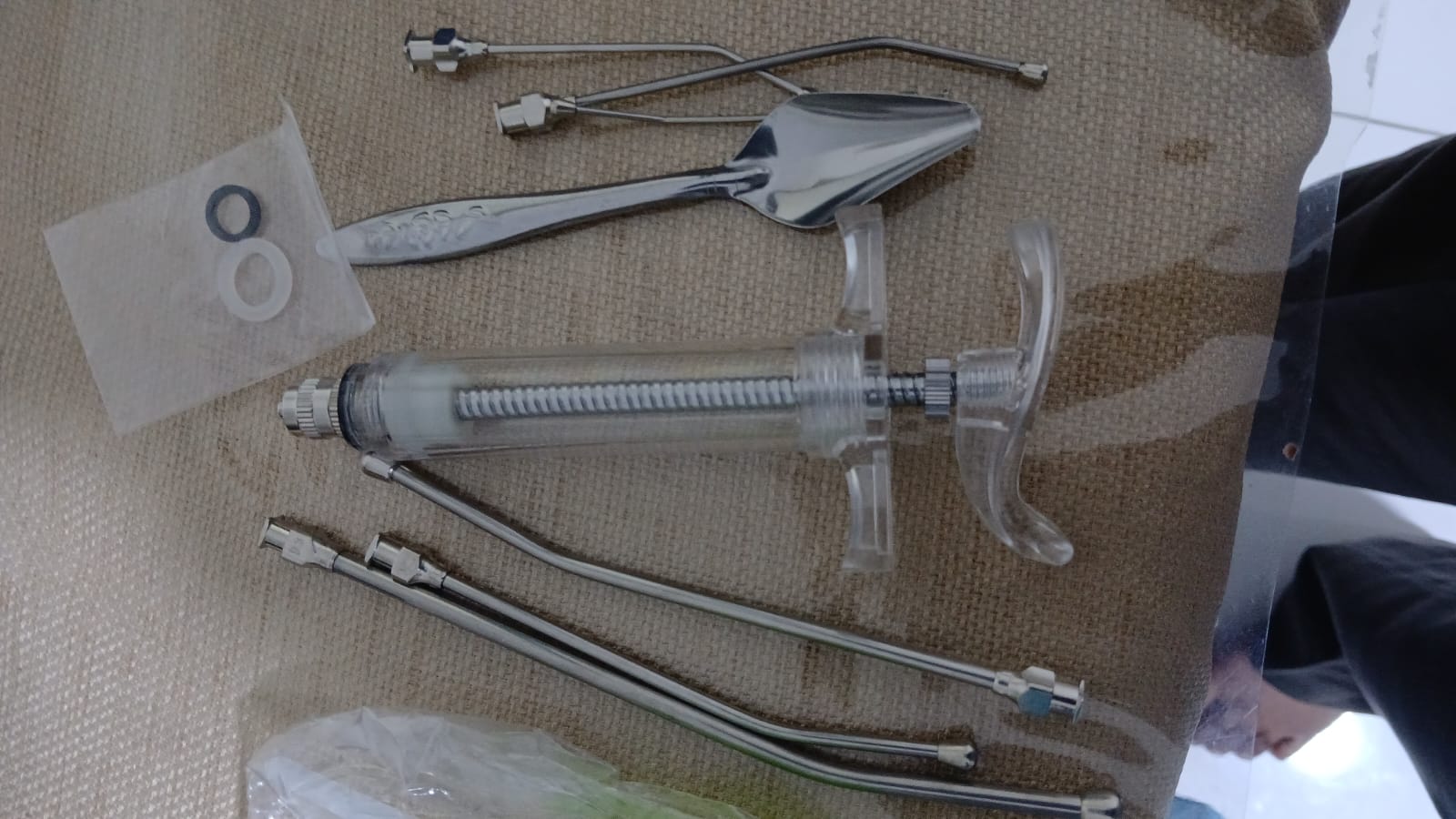 Bird syringe  - Image 6