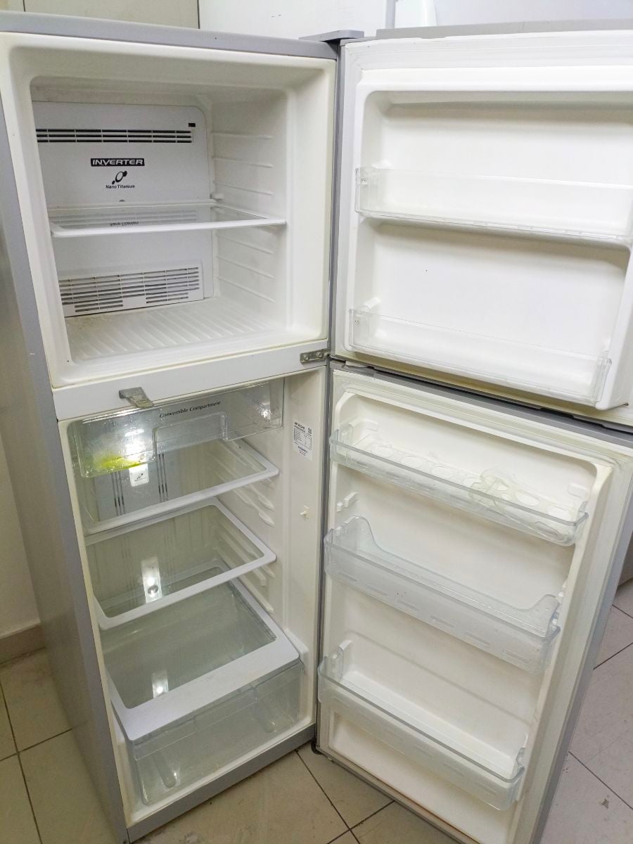 Hitachi refrigerator - Image 2