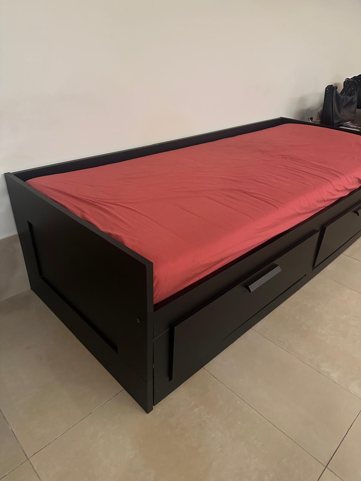 day bed - Image 1