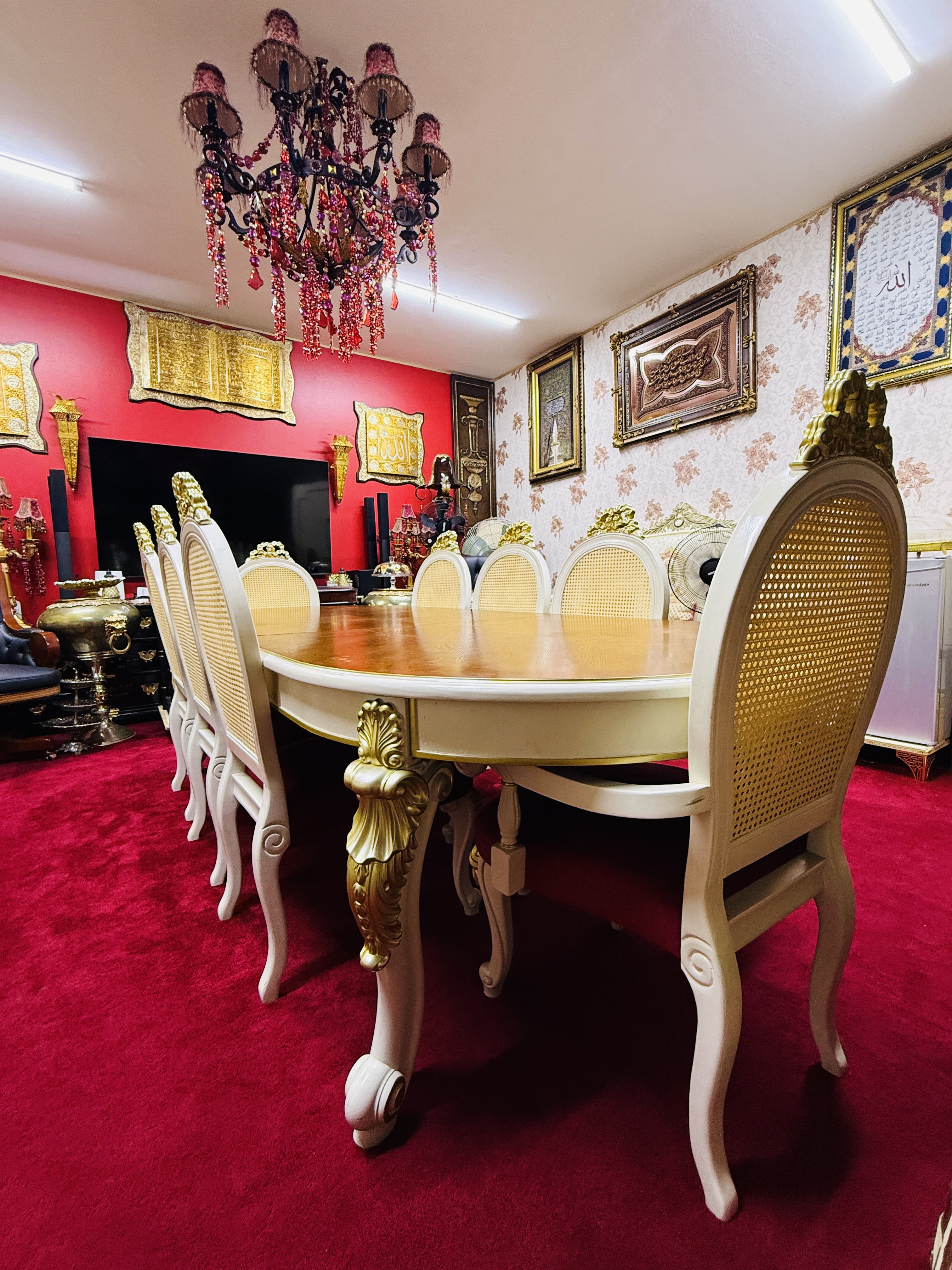Luxury 8 Seater Dining table Flawless condition. - Image 8