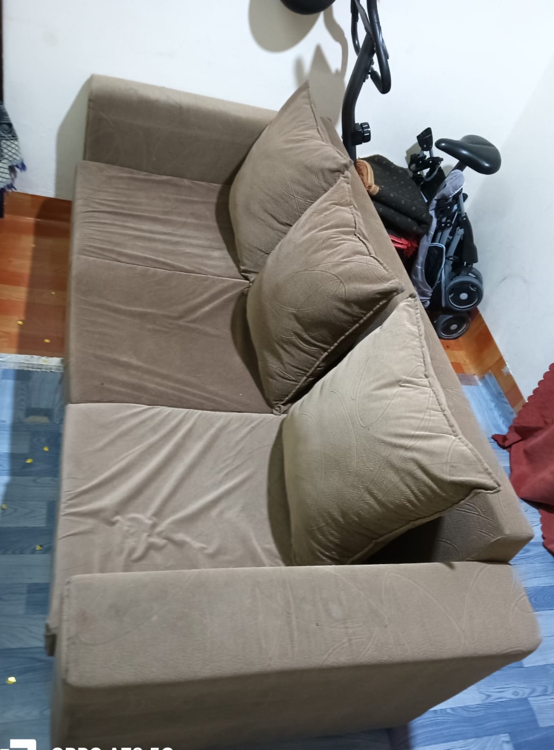 Three Seater Sofa Excellent Condition  - Image 2